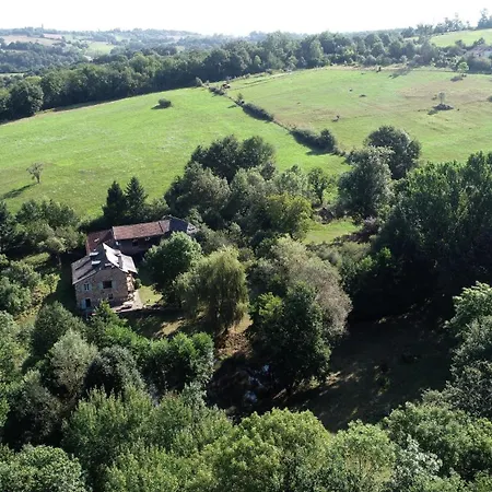Chez Patoue D'hotes Najac Et Belcastel Frühstückspension Sanvensa